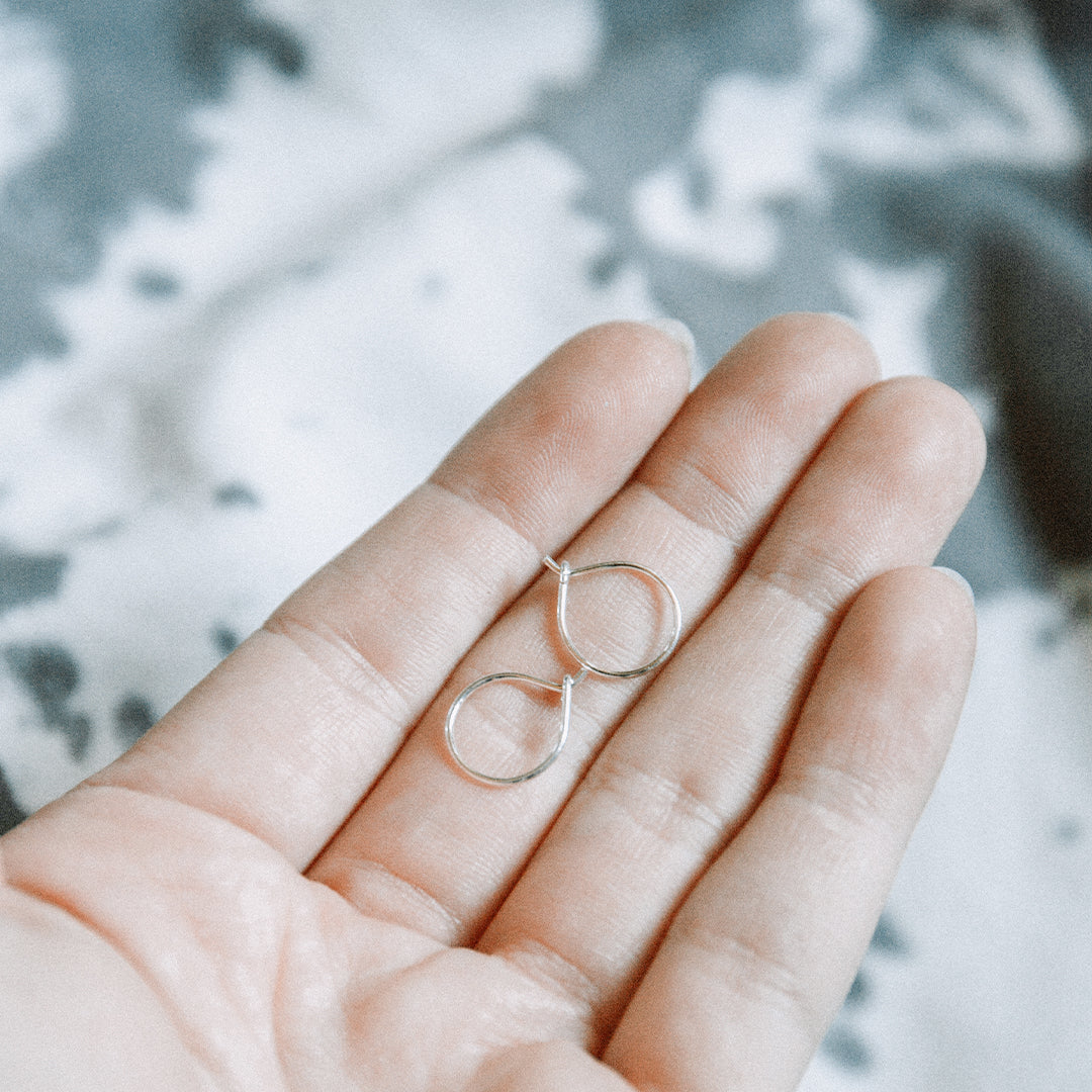 teeny hoops - silver