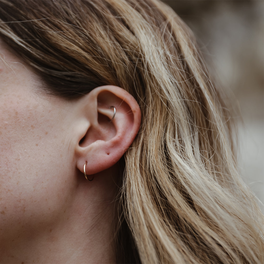 teeny hoops - gold